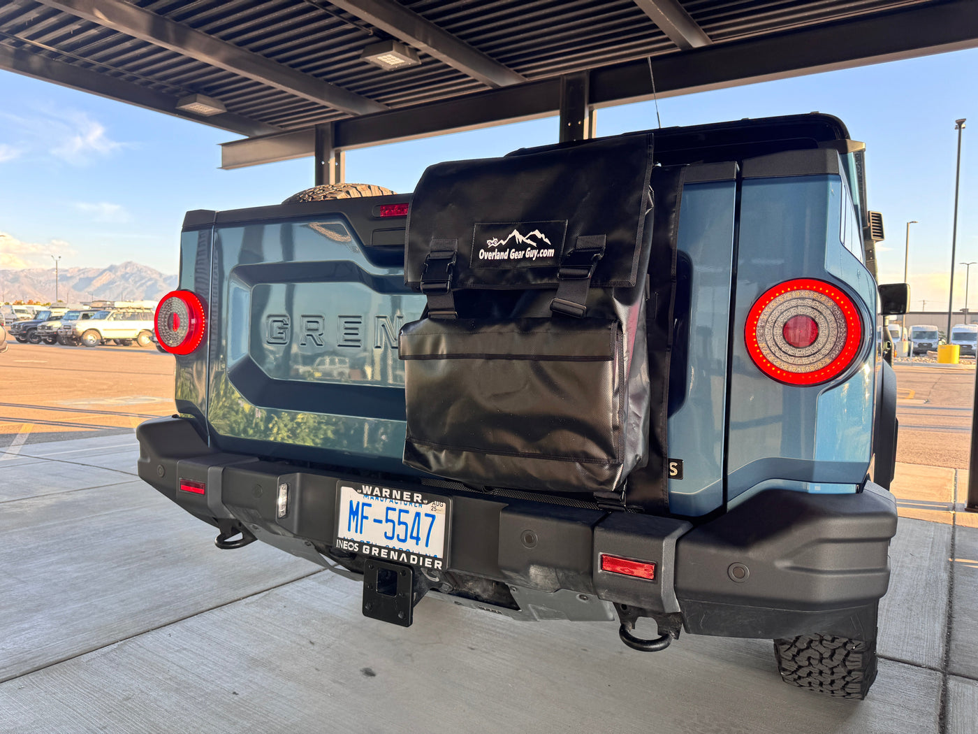 Tailgate Trash Bag Gladiator - Tacoma - Ram - Rivian -QuarterMaster — photo 9