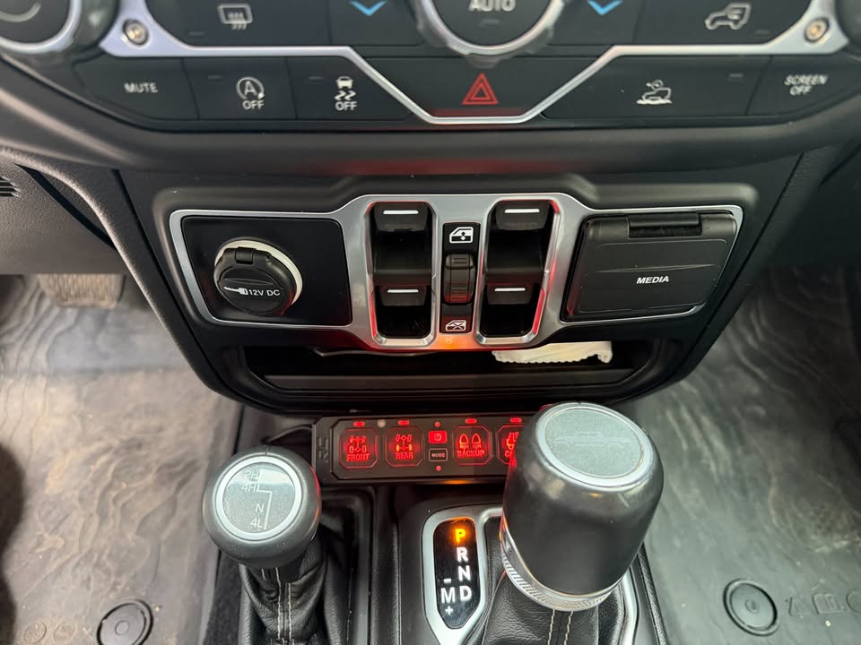 2020 Jeep Gladiator · Overland in West Richland, WA (photo 6) — photo 6