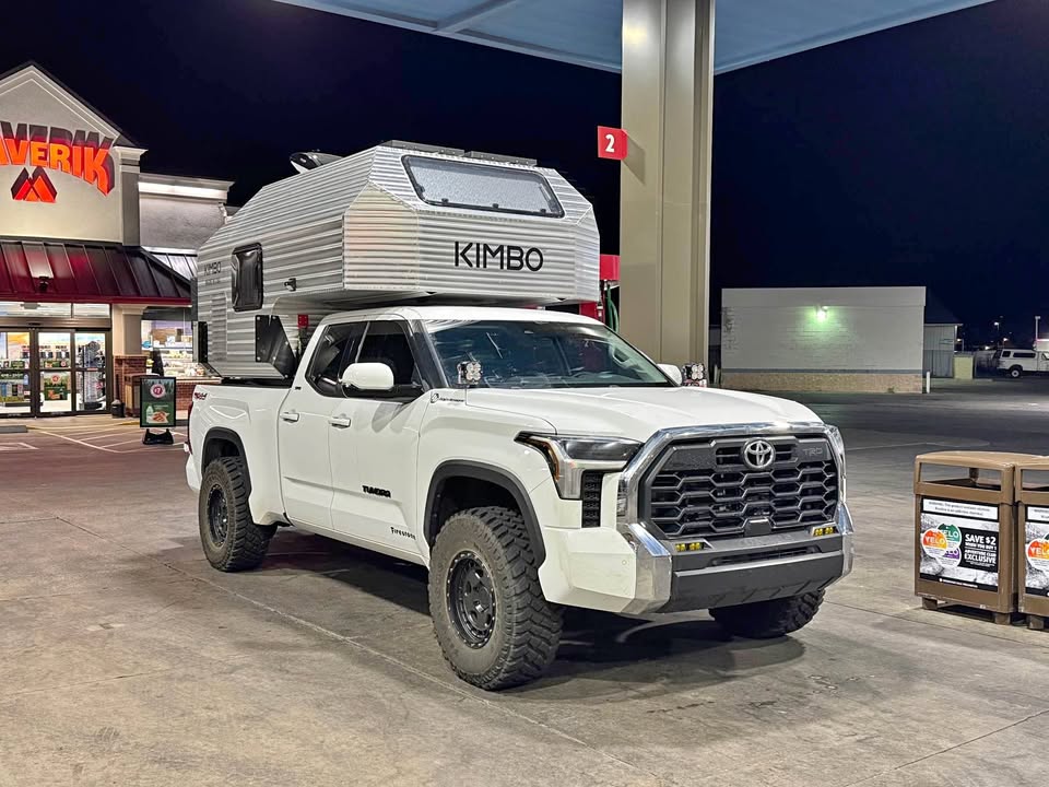 Kimbo 6 Series Truck Camper — photo 1