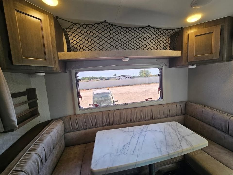 2021 LANCE 650 TRUCK CAMPER in Pearl, MS (photo 9) — photo 9
