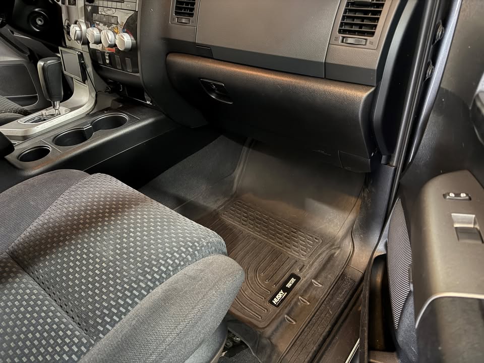 2011 Toyota tundra crewmax sr5 4x4 in Portland, OR (photo 11) — photo 11
