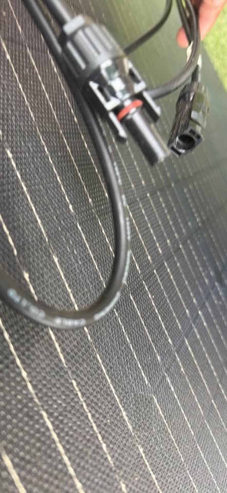 EcoFlow 400W Portable Solar Panel – Excellent Condition – Includes Case in San Marcos, CA (photo 8)