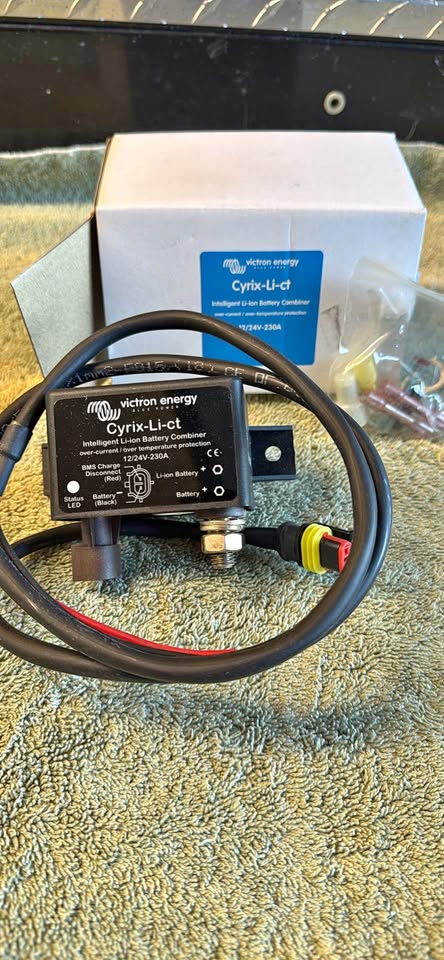 Victron Energy CYR010230010 Cyrix-ct 12/24V-230A intelligent battery combiner in Livermore, CA (photo 1)