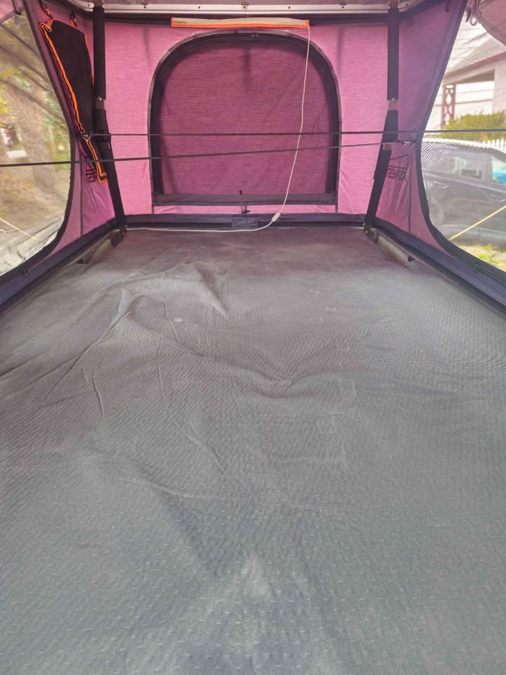 Roofnest Sparrow Rooftop Tent in Daly City, CA (photo 8) — photo 8