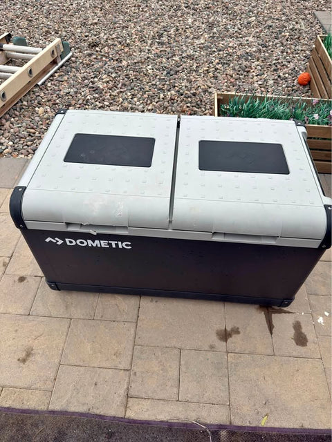 Dometic 2 zone 75qt fridge chest cooler