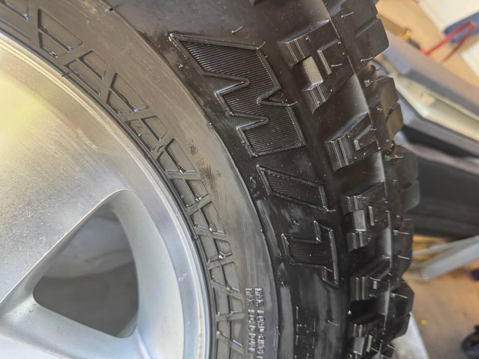 !!!EXCELLENT!!! Falken Wildpeak M/T Tires on Jeep Wheels 17in … all 5 in great condition in Tucson, AZ (photo 9) — photo 9