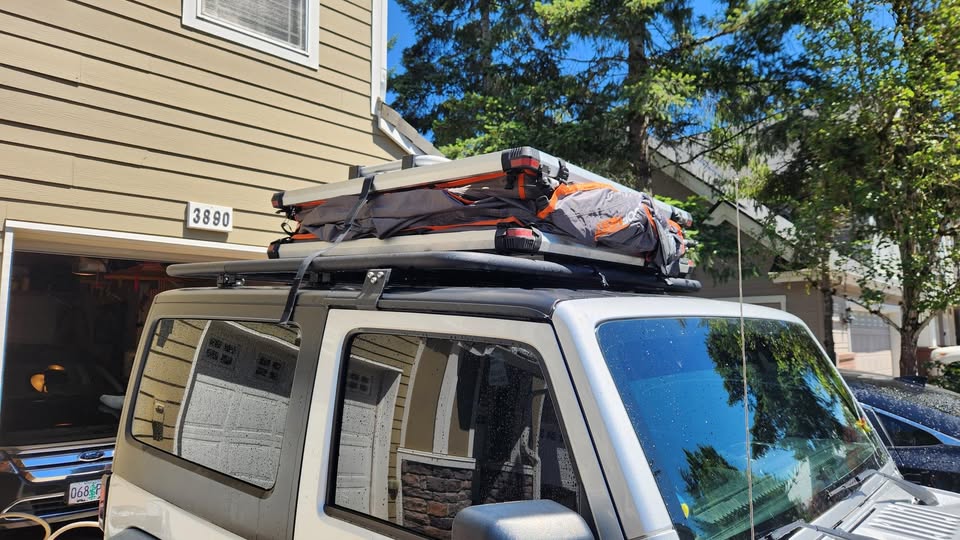 Roofnest Meadowlark rooftop tent in West Linn, OR (photo 3) — photo 3