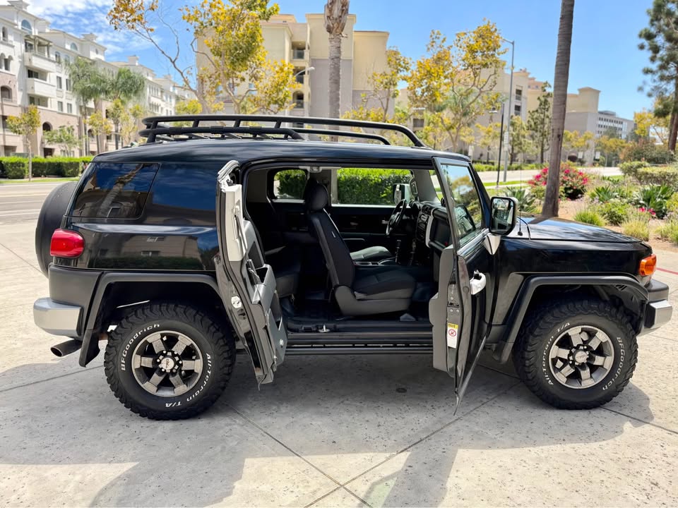 2007 Toyota FJ Cruiser · 4x4 TRD Special Edition in San Diego, CA (photo 11) — photo 11