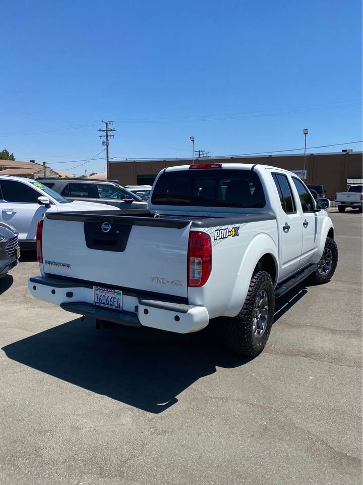 2018 Nissan Frontier · PRO-4X Pickup 4D 5 ft in Exeter, CA (photo 4) — photo 4