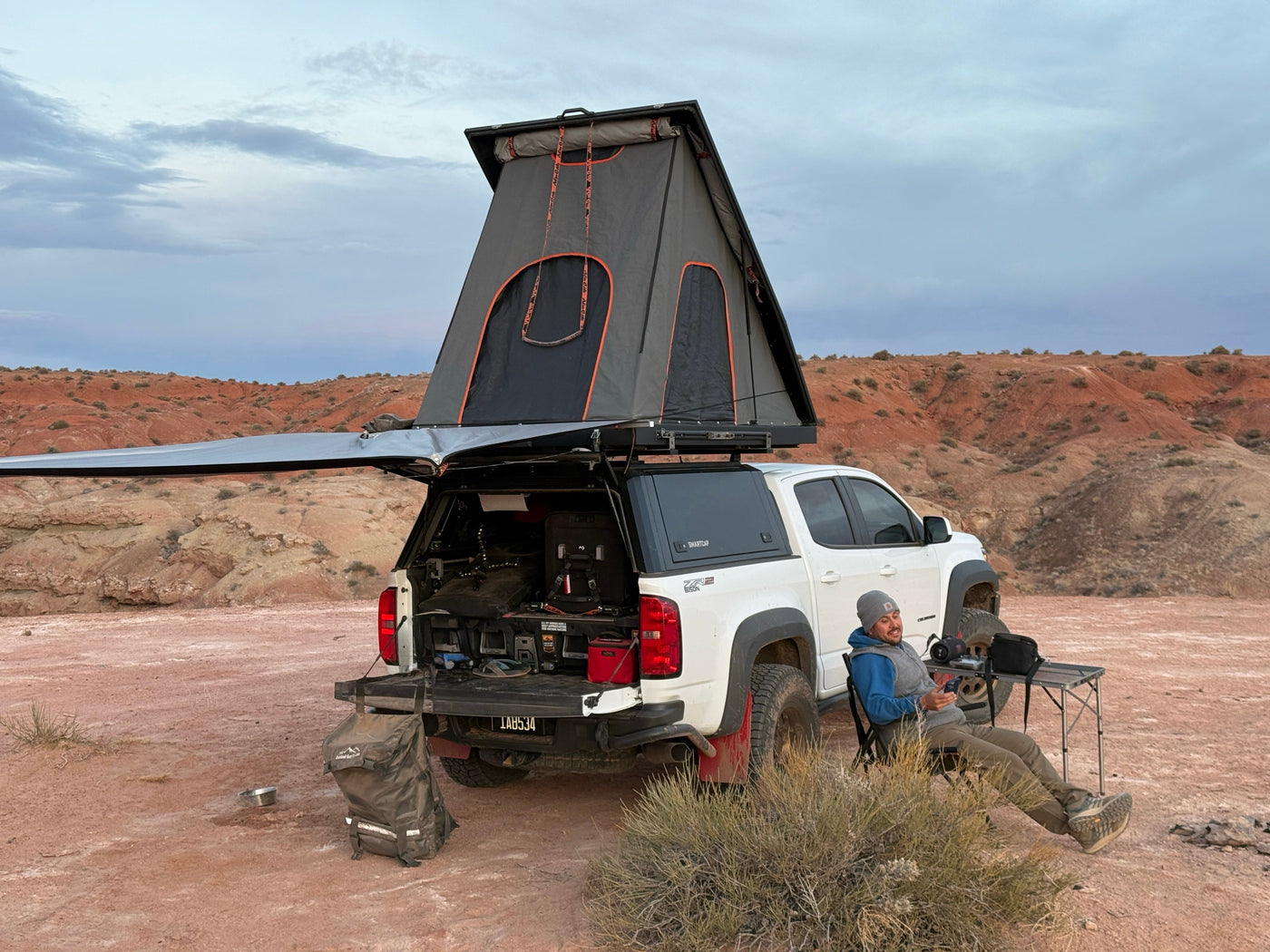Tailgate Trash Bag Gladiator - Tacoma - Ram - Rivian -QuarterMaster — photo 3