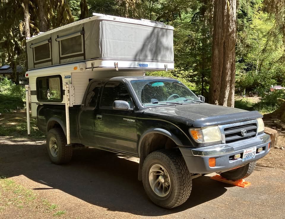 Four Wheel Pop Up Truck Camper (FWC)- Eagle in Port Townsend, WA (photo 1) — photo 1