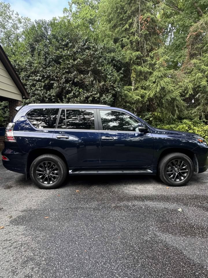 2023 Lexus GX GX 460 Premium Sport Utility 4D in Lexington, NC (photo 1) — photo 1