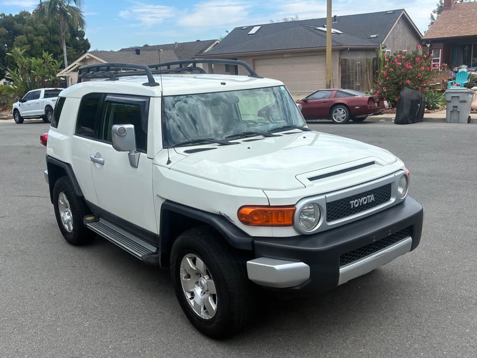 2010 Toyota FJ Cruiser · Sport Utility 2D in Escondido, CA (photo 4)