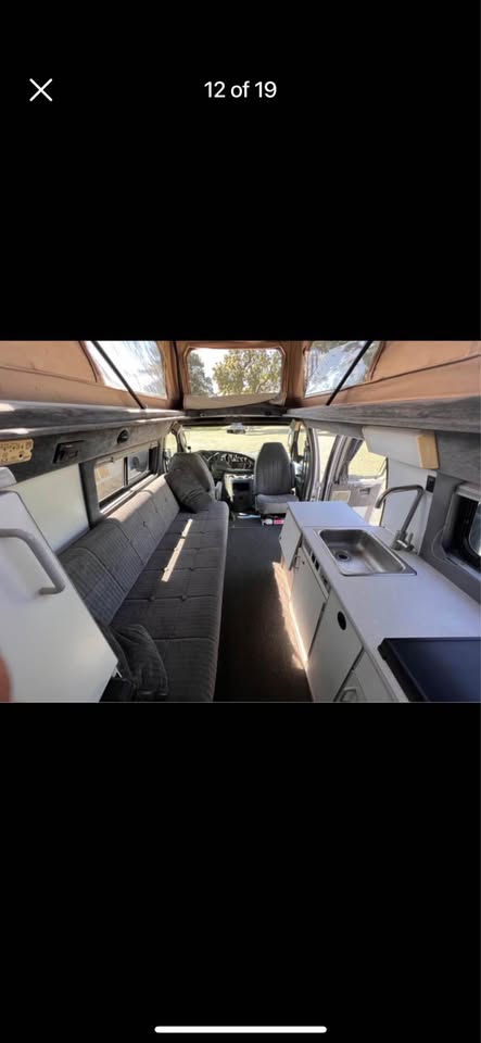 2003 Ford E250 in (photo 3)