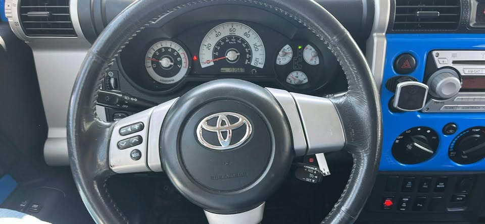 2007 Toyota FJ Cruiser · Sport Utility 2D in San Carlos, CA (photo 12)
