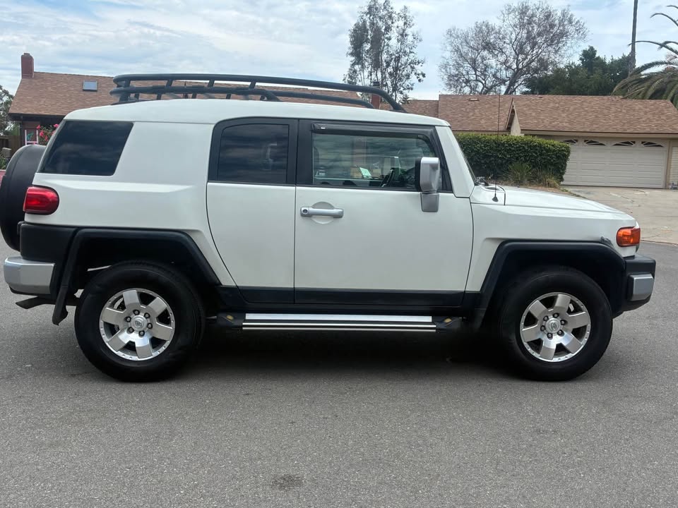 2010 Toyota FJ Cruiser · Sport Utility 2D in Escondido, CA (photo 5)