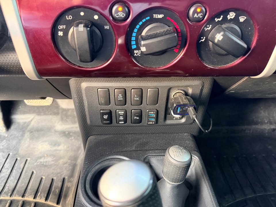 2007 Toyota FJ Cruiser in Markham, ON (photo 10)