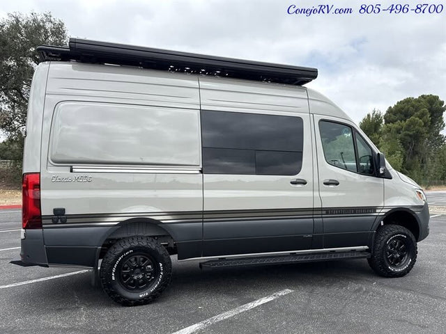 2027 Storyteller Overland classic mode og — photo 3