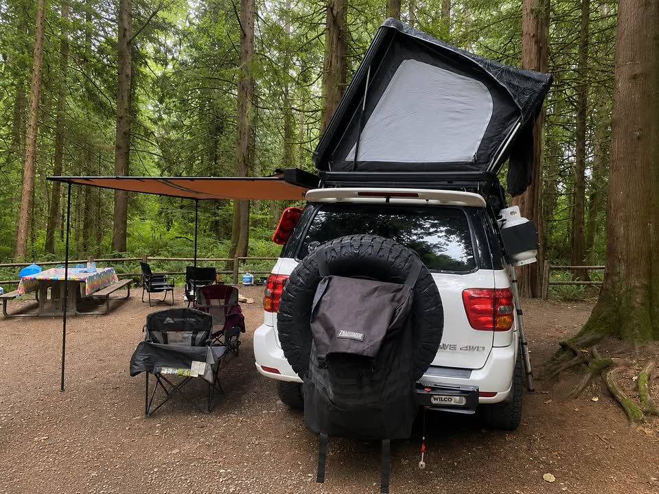 FSR Odyssey Large Rooftop Tent + Awning + Annex + Crossbars - Excellent Condition in Pullman, WA (photo 2)