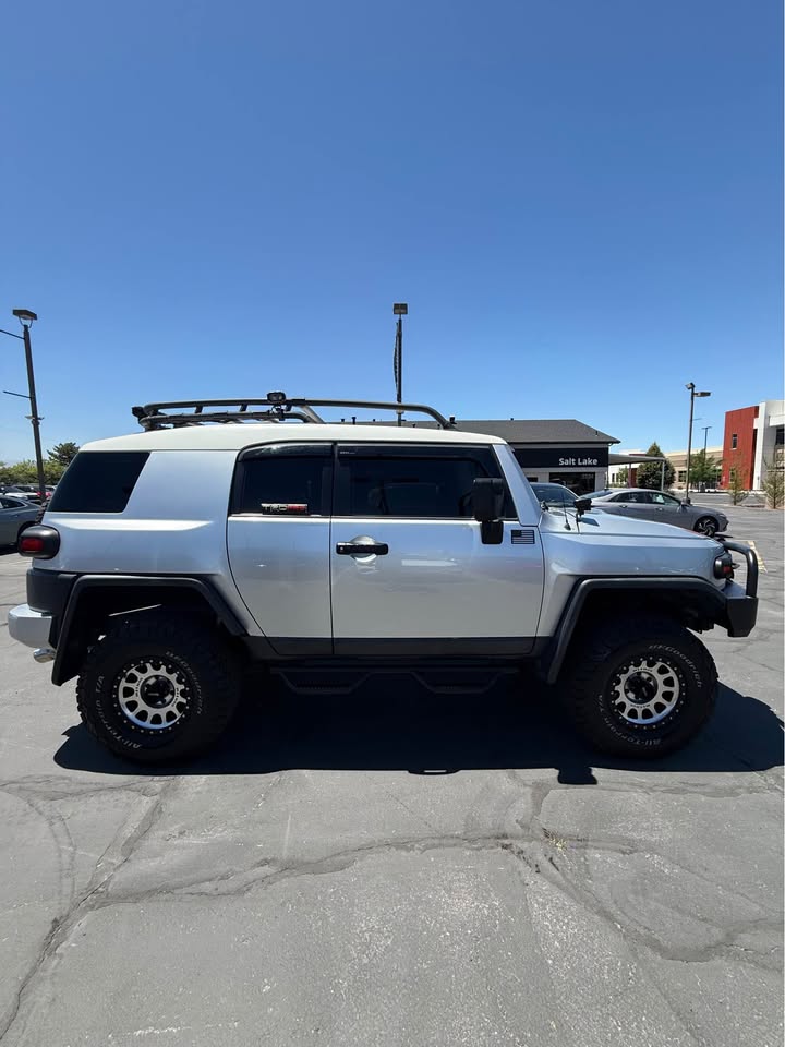 2008 Toyota FJ Cruiser — photo 3