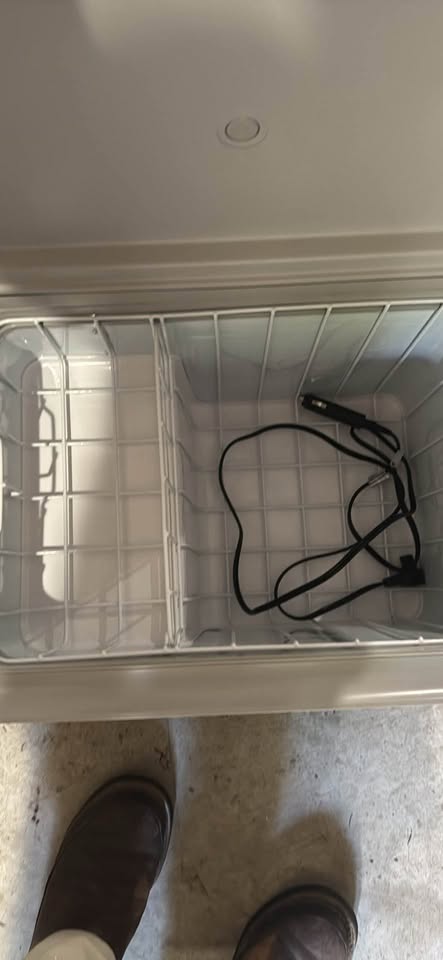 Dometic cooler cff35 in Seabeck, WA (photo 2)