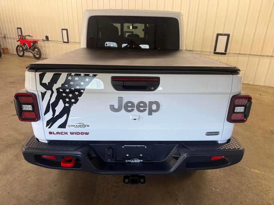 2021 Jeep Gladiator · Overland Pickup 4D 5 ft — photo 6