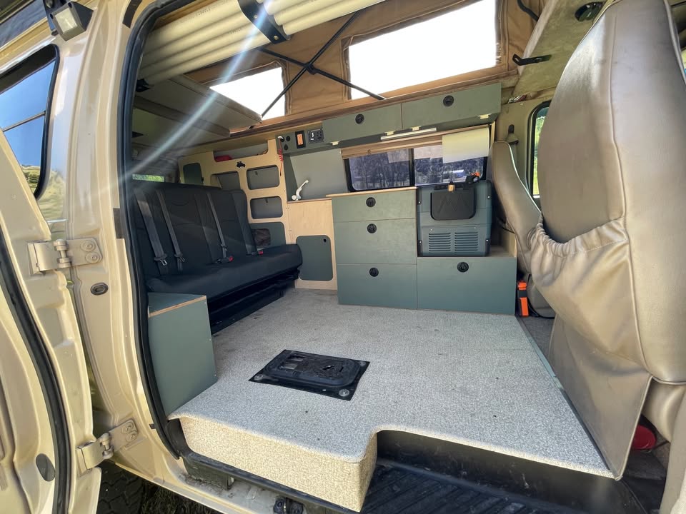 2000 E350 Sportsmobile Quigley 4x4 - 7.3 Powerstroke - RB50 in Helena, MT (photo 4) — photo 4