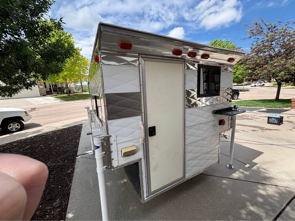 2012 Capri Retreat Truck Camper in Loveland, CO (photo 3) — photo 3