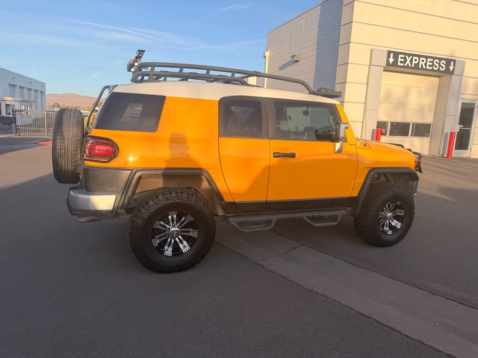 2007 Toyota Fj Cruiser in Reno, NV (photo 3)