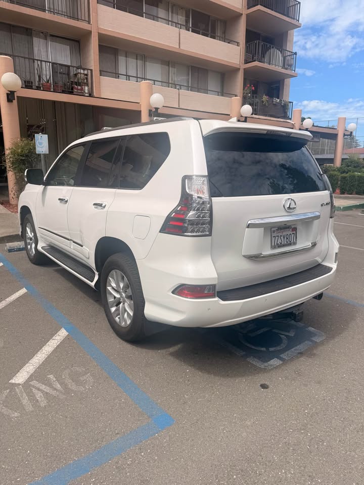 2017 Lexus GX · GX 460 Premium Sport Utility 4D in Fremont, CA (photo 2)