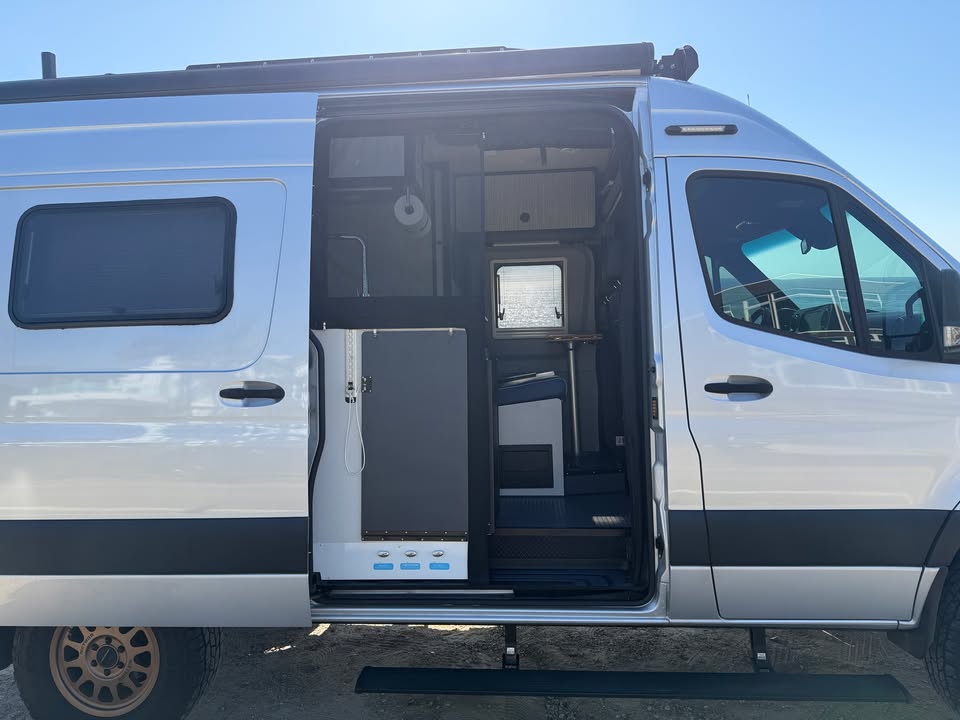 2023 Winnebago Revel 44E mercedes sprinter in Encinitas, CA (photo 10) — photo 10