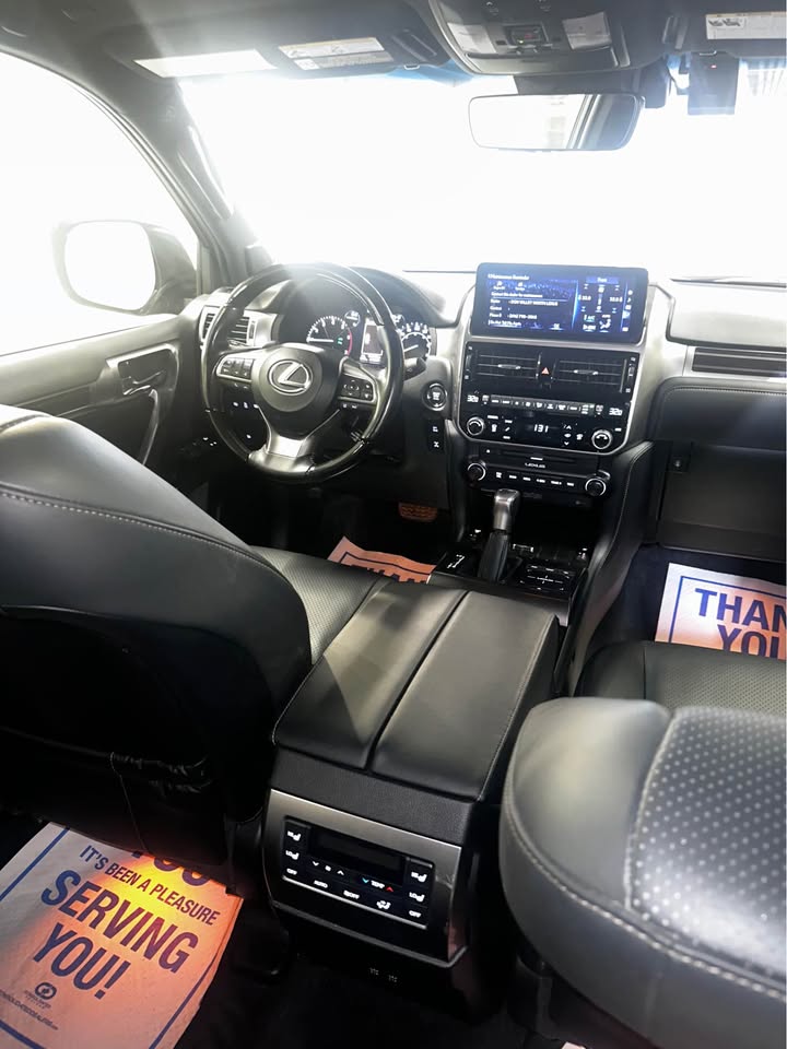 2023 Lexus GX in Toronto, ON (photo 9)