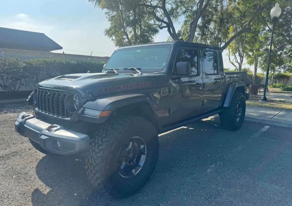 2023 Jeep Gladiator · Rubicon Pickup 4D 5 ft — photo 2