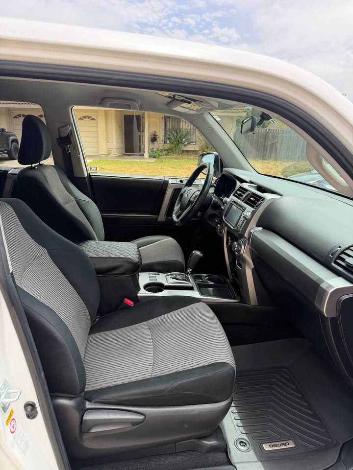 2016 Toyota 4Runner · SR5 Sport Utility 2D in San Diego, CA (photo 8) — photo 8