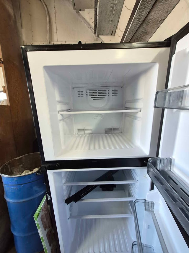 Dometic 12v refrigerator — photo 3
