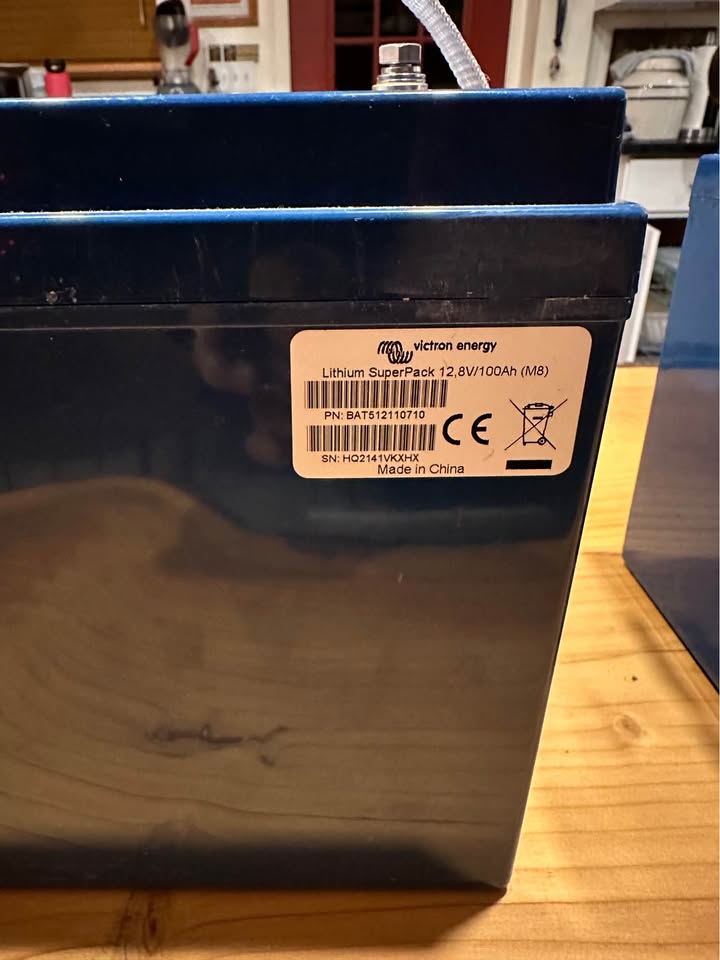 Victron 12V Battery & Smart Charger in Tucson, AZ (photo 3)