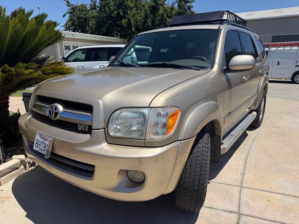2006 Toyota Sequoia · SR5 Sport Utility 4D in Fresno, CA (photo 5) — photo 5