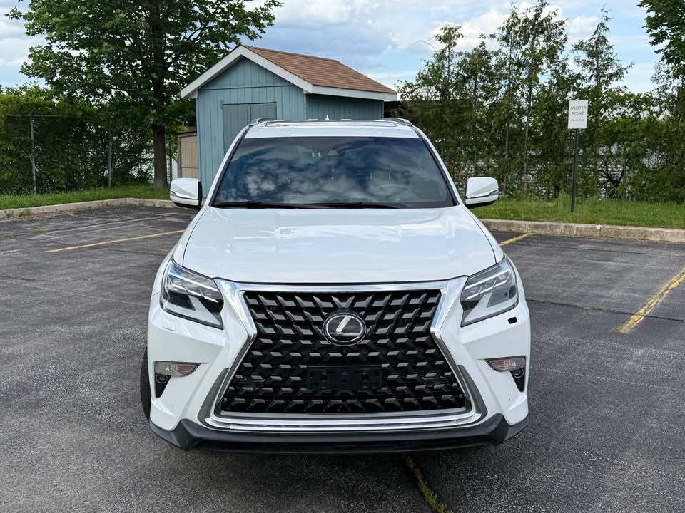 2020 Lexus GX in Toronto, ON (photo 2)