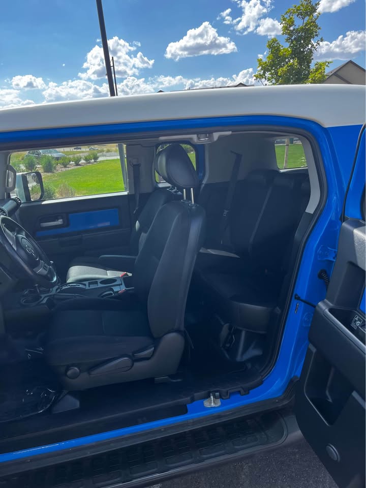 2007 Toyota FJ Cruiser · Sport Utility 2D in Aurora, CO (photo 11)