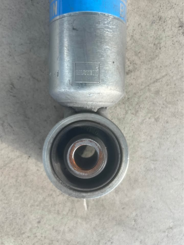 Bilstein B8 5100 rear lifted truck 24-186636 shocks Silverado/Sierra/Ram in Clovis, CA (photo 3) — photo 3