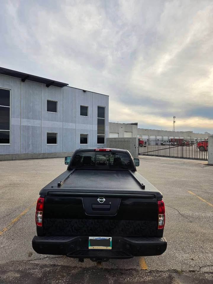 2017 Nissan Frontier King Cab in Winnipeg, MB (photo 3)