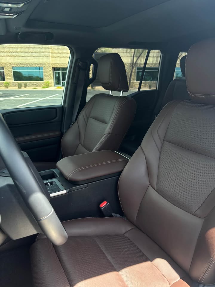 2025 Toyota Landcruiser — photo 7