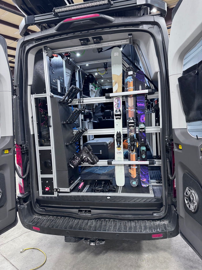 open to show organized skis