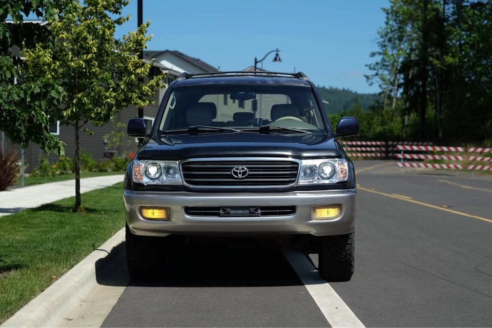 2000 Toyota Landcruiser · Sport Utility 4D in Hillsboro, OR (photo 2) — photo 2