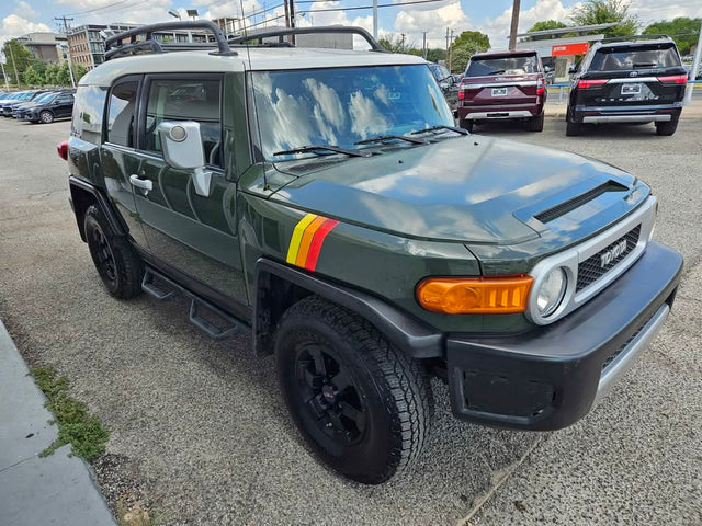 2012 Toyota FJ Cruiser · Sport Utility 2D — photo 3