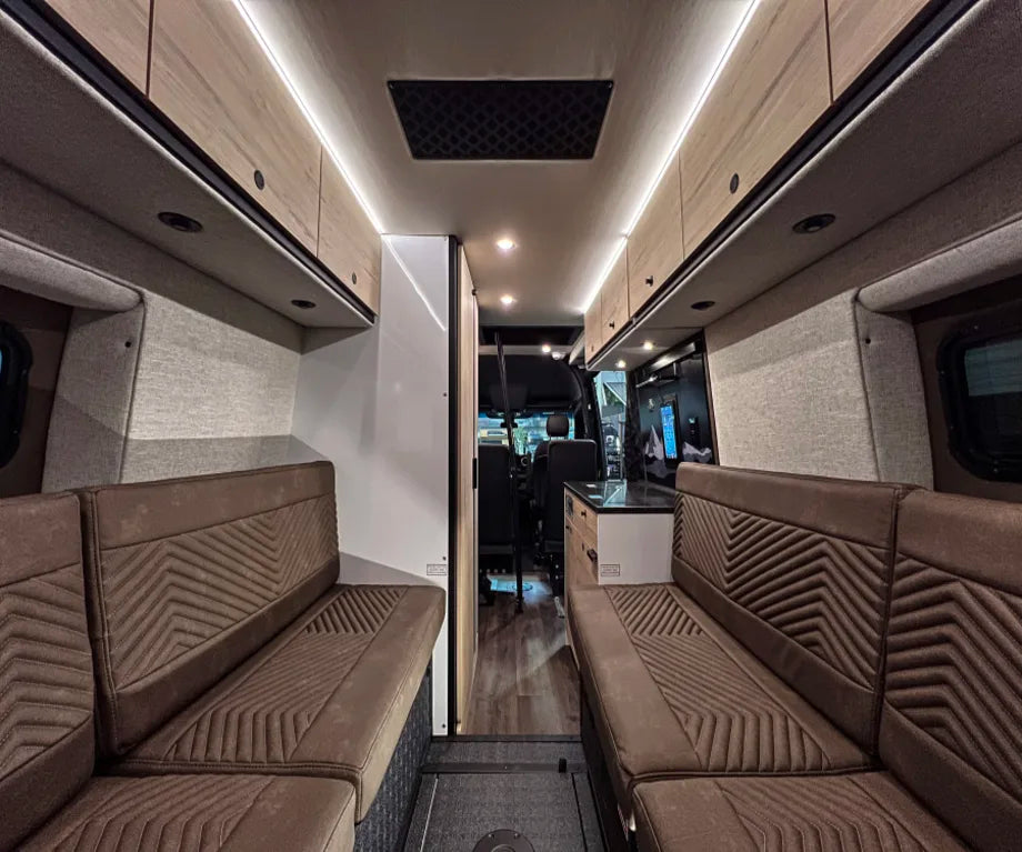 2026 Storyteller Overland CREW MODE CREW-AWD (photo 3) — photo 3