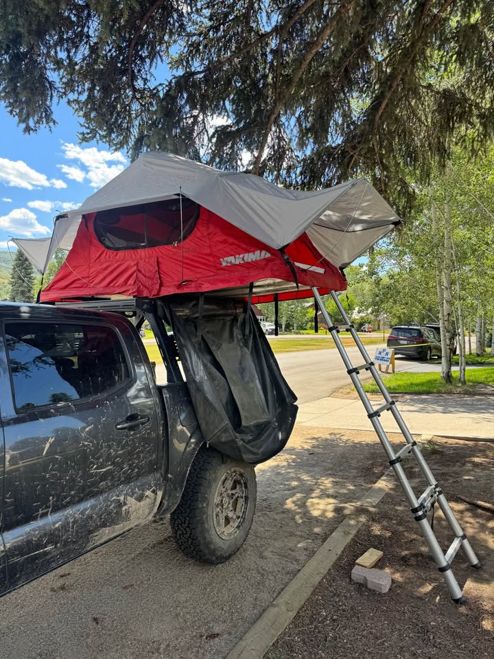 Yakima Skyrise (med) Roof Top Tent in Steamboat Springs, CO (photo 5) — photo 5