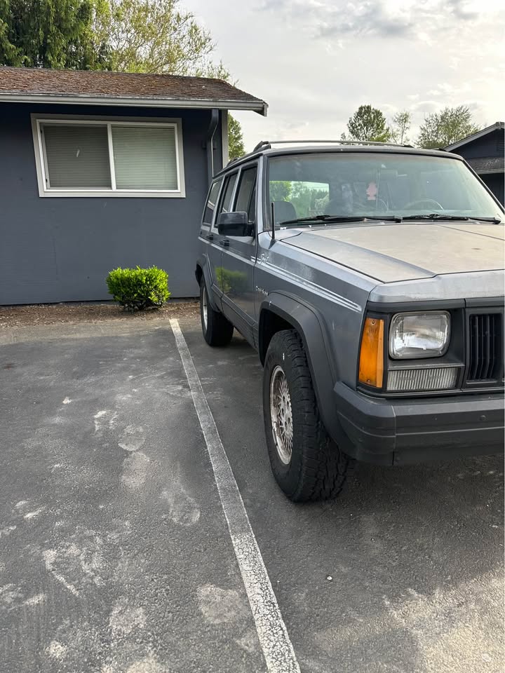 1992 Jeep Cherokee 4x4 Sport (photo 2) — photo 2