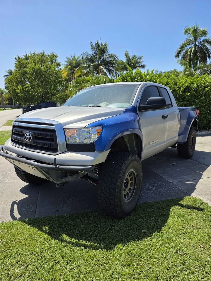 2010 Toyota Tundra CrewMax · Limited Pickup 4D 6 1/2 ft in Hollywood, FL (photo 4) — photo 4