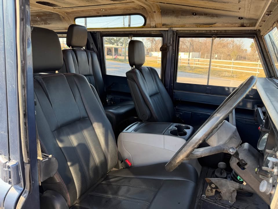 1973 Land Rover Defender · 109 Diesel in Houston, TX (photo 9) — photo 9